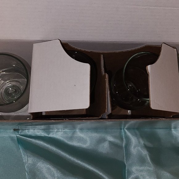 LIBBY Champagne Glasses Set of Four (NEW IN BOX) - Picture 3 of 4